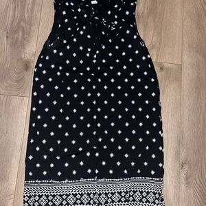 Old Navy Black and White Sleeveless Sundress